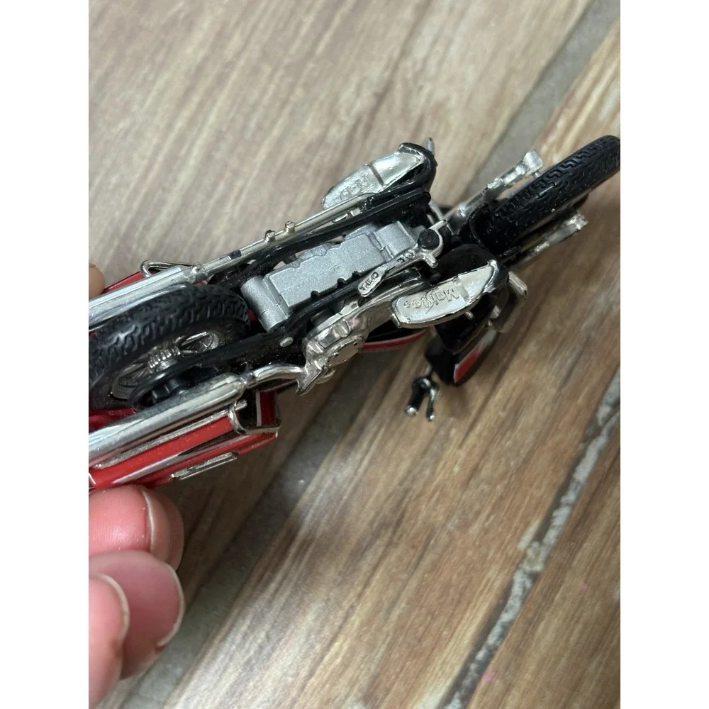 Maisto Harley Davidson 2014 CVO Breakout Diecast Motorcycle‎ Cruiser